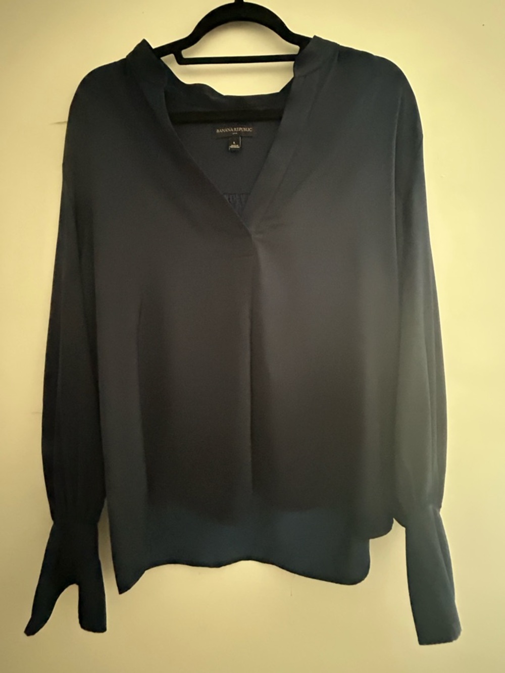 Banana Republic Deep Navy V-Neck Blouse Volume Sleeve L
